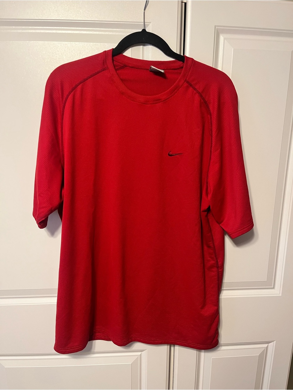 Nike Men's Red Dri-FIT Crew Neck short sleeve Shirt-large